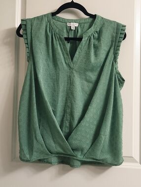 Current Air Green Sleeveless Faux-Wrap Textured Dot Blouse Large NWOT